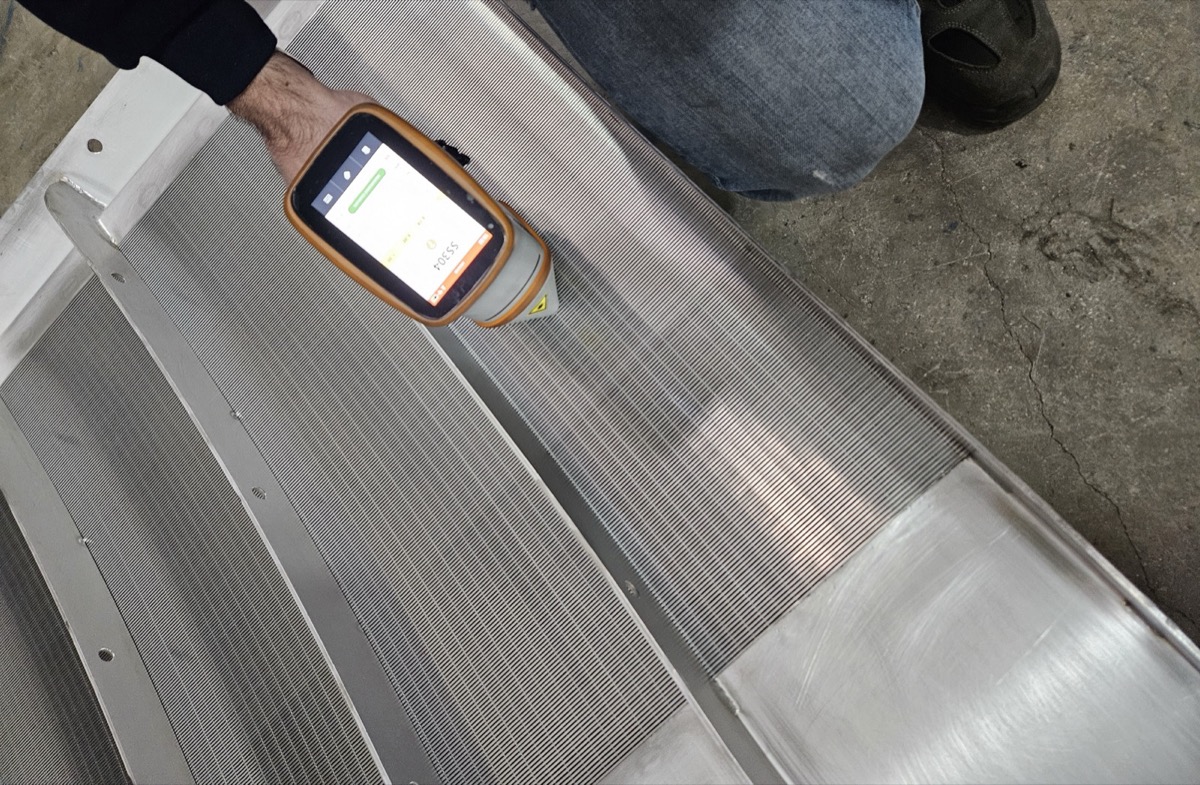XRF material analysis on finished wedge wire screen panels for grade verification